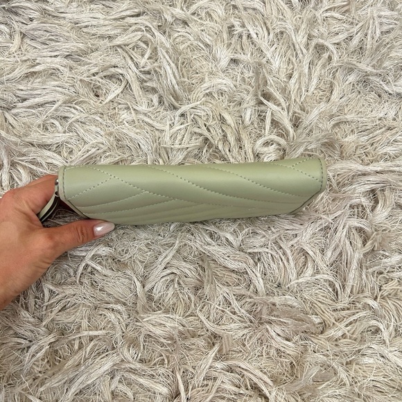 Tory Burch Kira Chevron Quilted Leather Zip Continental Wallet in Pine Frost - Picture 7 of 11